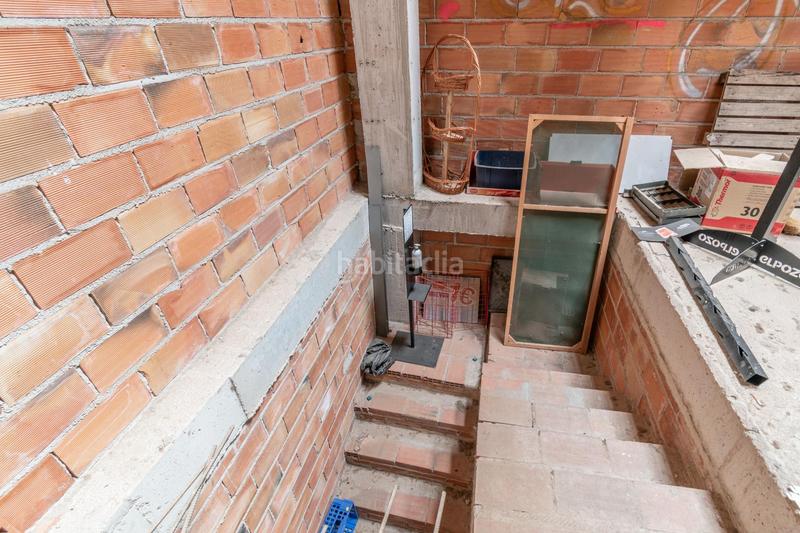 Foto 3f400938-68f2-4110-8710-1318caf62c77. Édifice dans Peza (La)