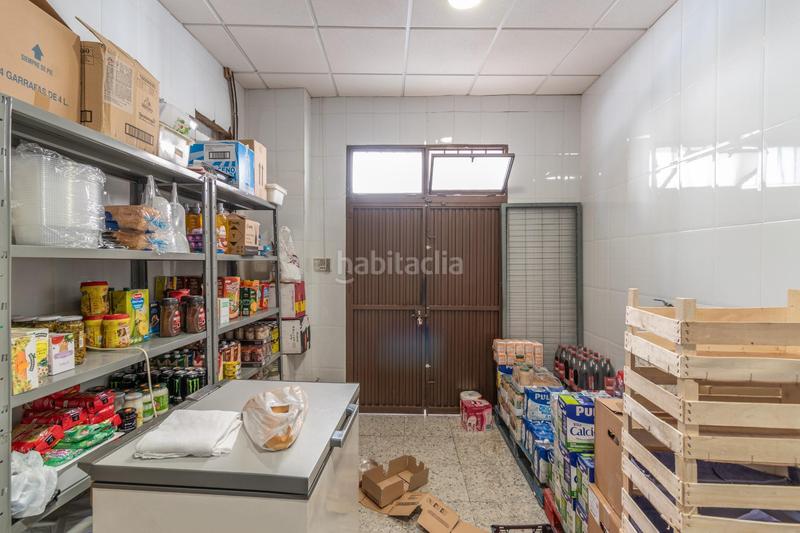 Foto 89f4f0a9-a777-4c58-85f1-de3bfa74bc39. Édifice dans Peza (La)