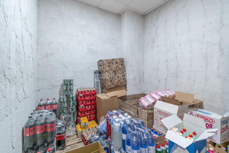 Foto 90b87c97-aa9f-4ac8-bbd3-be13d96f926f. Édifice dans Peza (La)