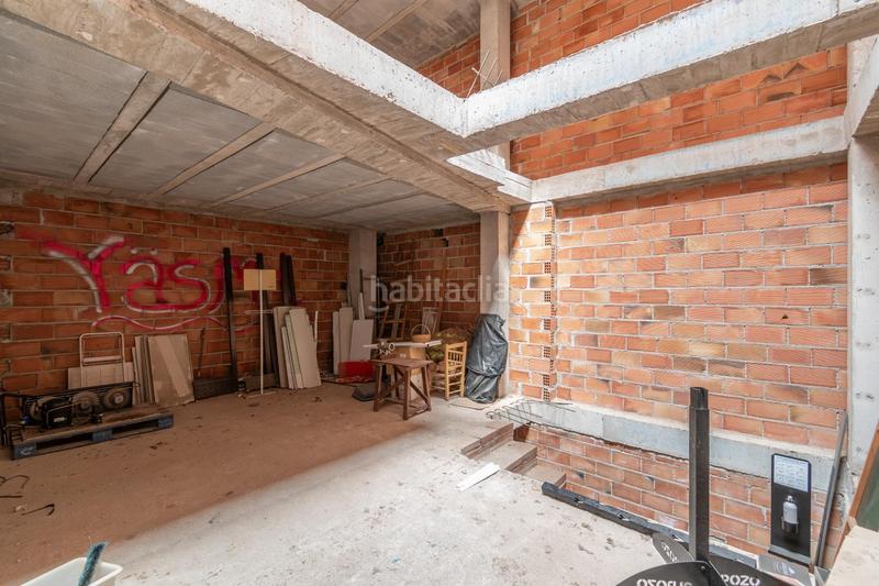 Foto bac6e6af-b365-48da-8318-e7969348a6bd. Édifice dans Peza (La)