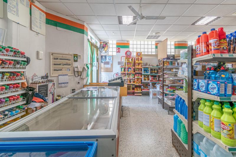 Foto 2b4066db-66f9-4bdc-abd7-99dd5aef4d61. Edificio en Peza (La)