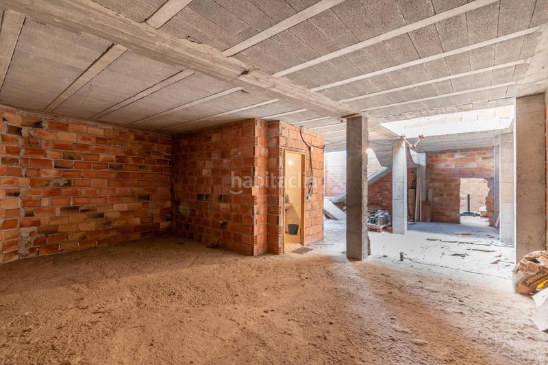 Foto 627dba4b-96d3-41b5-8baa-9b797a59d767. Edificio en Peza (La)