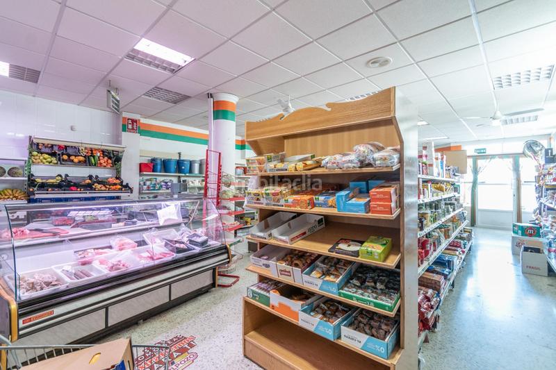 Foto b08ff059-9c64-4c35-9fe0-2fc34c8e0d1e. Edificio en Peza (La)