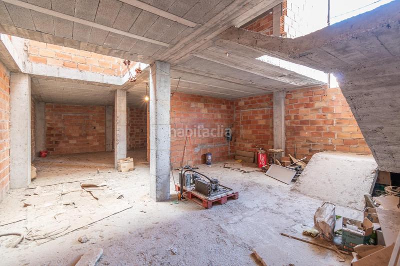 Foto e491ebbd-6f83-4ce8-afa0-b792367557ed. Edificio en Peza (La)