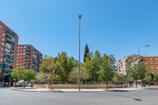 Appartement à Barrio de Zaidín. Amplio y luminoso piso en los vergeles, granada