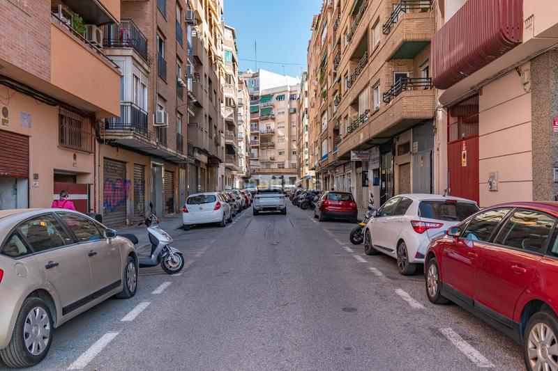 Foto a678aca1-6022-4886-bcfa-dd31f1f6b3bd. Aparcament cotxe a Camino de Ronda Granada