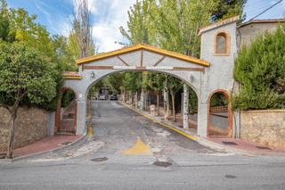 Local Comercial a Alfacar. Se vende restaurante en fuente grande, alfacar.