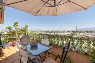 Àtic  Calle alonso ojeda. Atico con garaje y trastero en la entrada de las gabias