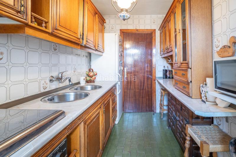 Foto b3b795ce-a522-4d85-8f9f-0e9f7e32842e. Flat with parking in Barrio de Zaidín Granada