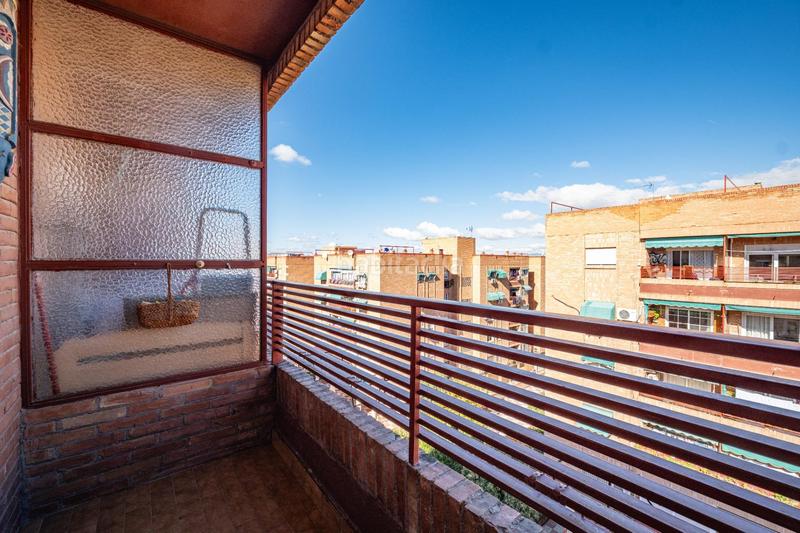 Foto fd0f838f-fabd-4531-b40f-6b9ec1f380f9. Flat with parking in Barrio de Zaidín Granada