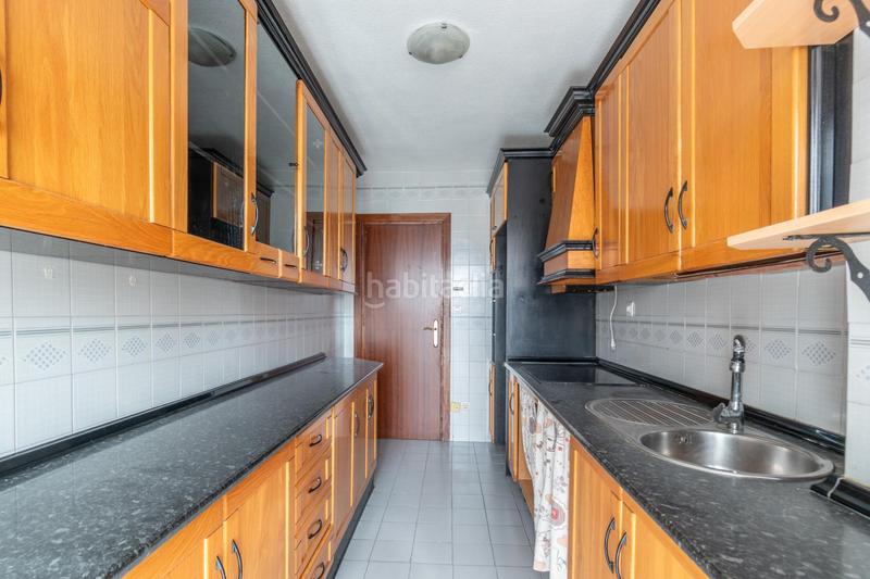 Foto cc56985e-f606-419d-b94a-78fab1bc62f7. Appartamento con parcheggio in Barrio de Zaidín Granada