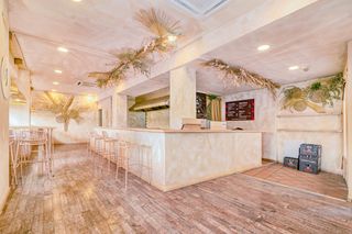 Local Comercial a Calle CRISTO DE MEDINACELI 4