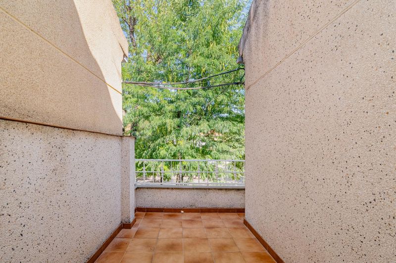 Foto 001fd935-9cf0-4486-8967-b348e84ca25f. Casa a Bobadilla Granada