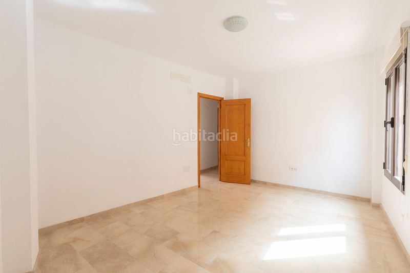 Foto 54f98d69-4a91-4a91-a689-ac3abe268d4a. Casa aparellada amb calefacció aparcament a Barrio de la Vega Monachil