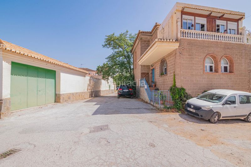 Foto 1e1c5426-1e9f-467a-ae28-b0d2f783b4e7. Casa amb calefacció aparcament a Dúrcal