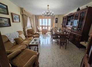 Pis a Hispanidad - Vivar Téllez. Se vende piso en velez malaga