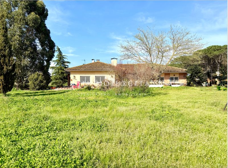 Foto dfba5ad3-0524-4d8d-96a6-50c404188a80. Chalet in giv-6612 46 in Llagostera