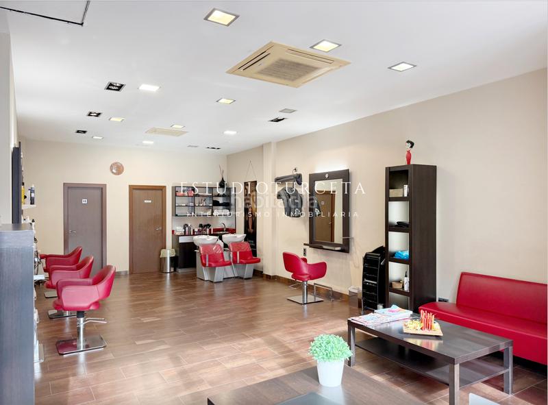 Foto a8d80433-58be-4295-b08f-66aa859f7f9a. Transfer business premise with heating in Mercat Rubí