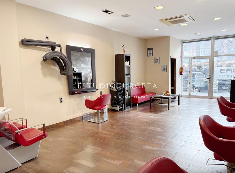 Foto 6d034cb7-c729-4eca-b360-5e1e147776f1. Pas-de-porte local commercial avec chauffage dans Mercat Rubí