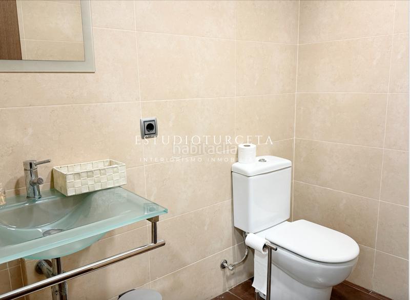 Foto 7a2c26ce-2d4b-4dde-ab4c-950faa0e87d2. Pas-de-porte local commercial avec chauffage dans Mercat Rubí