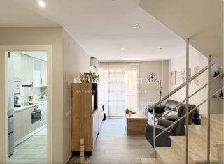 Zweistöckige Wohnung in Carrer països catalans 16