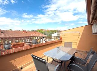 Zweistöckige Wohnung in Carrer països catalans 16