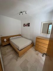Rent Apartment  Calle cardenal mendoza. Increíble apartamento para el curso 26-27, para estudiantes