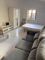 Studio in Calle San Isidro 34