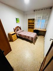 Rent Flat  Calle almona de san juan de dios. ?? ¡habitación 102 disponible en piso compartido en san juan de