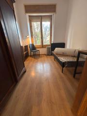 Miete Etagenwohnung  Calle martínez de la rosa. ?? piso disponible en plaza einstein – ideal para estudiantes