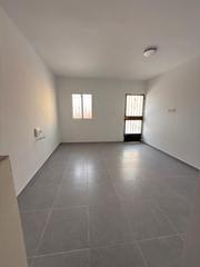 Location Studio  Calle delicias 10. ? estudio reformado con balcón en zona fajalauza ?