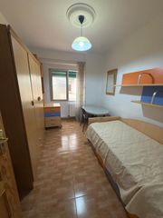 Miete Etagenwohnung  Plaza de san isidro. ?? habitación en piso compartido – zona triunfo / plaza de san i