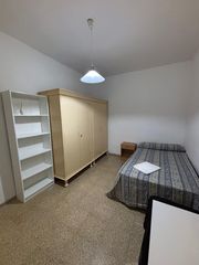 Rent Flat  Calle santa teresa. ?? bonito ático en el centro – reserva ya para el curso 2026/202