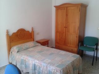 Location Appartement  Calle infanta beatriz. ?? piso en camino de ronda – reserva ya para el curso 2026/2027
