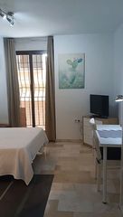 Miete Studiowohnung in Calle cardenal mendoza 11. ?? precioso estudio en el realejo – solo estudiantes – curso 26-