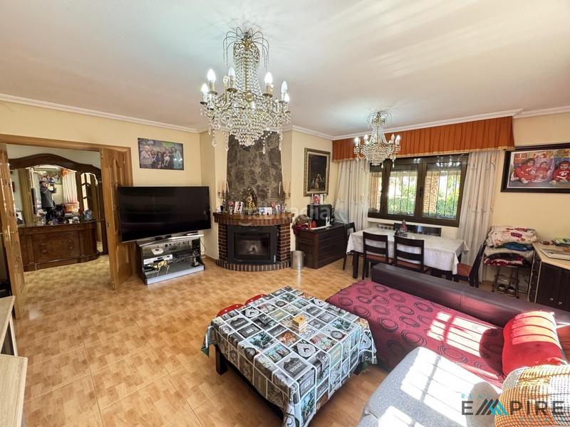 Foto 504ba67b-e66d-4cd0-9641-26133e1e248b. Casa con riscaldamento parcheggio piscina in Serranillos del Valle