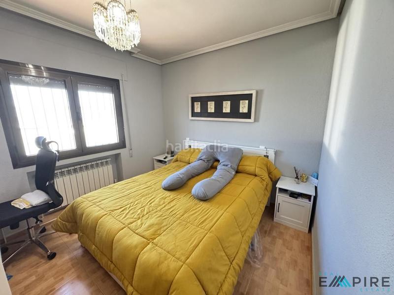 Foto a59db3a6-25e5-40dc-8e92-225dd6f76ca1. Haus mit heizung parking pool in Serranillos del Valle