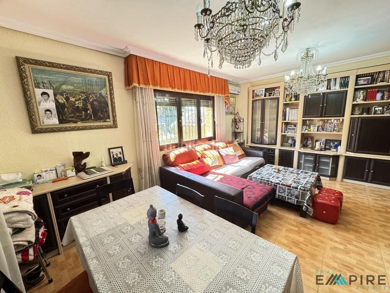 Foto a92dc048-515c-4ed5-94d9-4b8b7c8d3de9. Haus mit heizung parking pool in Serranillos del Valle