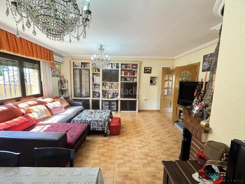 Foto c4d0559e-44e1-4c84-901a-cf7da770dcd8. Haus mit heizung parking pool in Serranillos del Valle