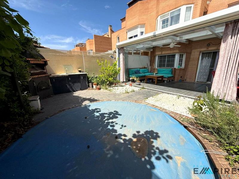 Foto 3b3c133b-4efe-43d3-8a8e-cf61d03d53b6. Casa amb calefacció aparcament piscina a Parque Coimbra Móstoles