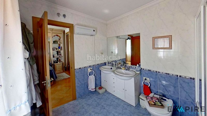 Foto 76754fdc-fe3d-4033-beee-fd6e95cc6e43. Casa amb calefacció aparcament piscina a Parque Coimbra Móstoles