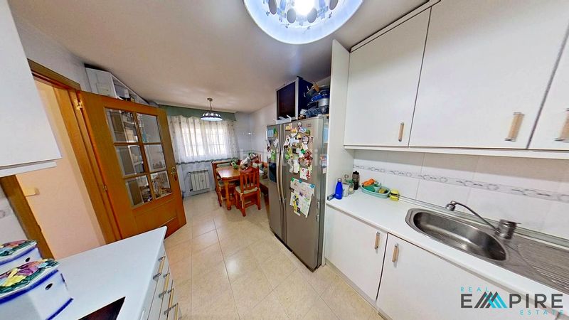 Foto d273ec2a-2048-4369-93a3-5ff6a12990e7. Casa amb calefacció aparcament piscina a Parque Coimbra Móstoles