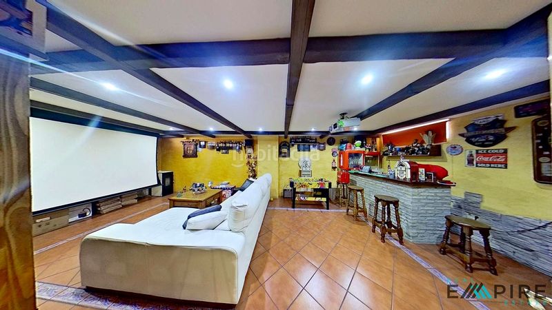 Foto 0df2f3d5-83da-4c49-8760-67197a5832b5. Casa adossada amb calefacció piscina a La Ermita Parla