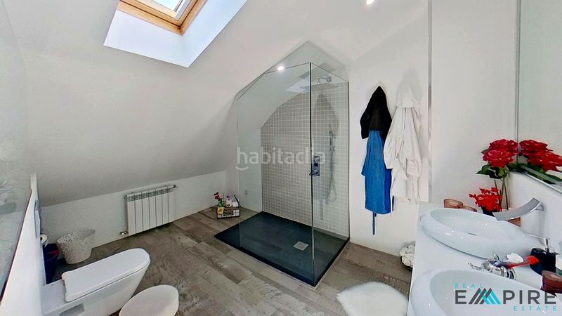 Foto ff97129d-2334-4458-8e65-04d1de6c9467. Casa adossada amb calefacció piscina a La Ermita Parla