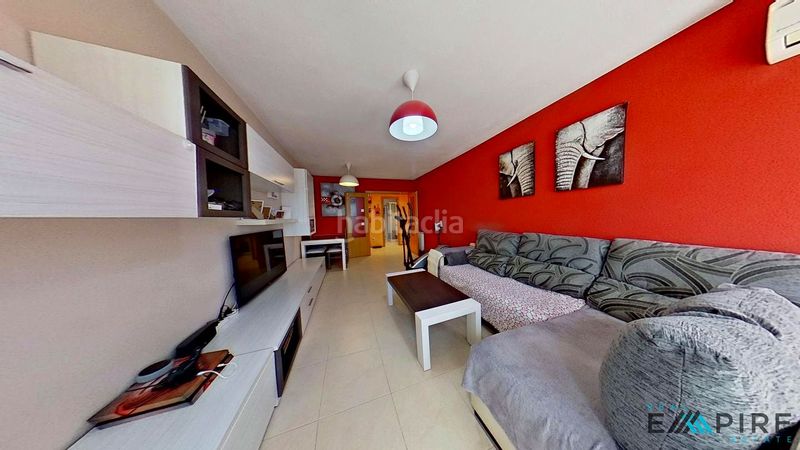 Foto a299f337-d036-4654-bd45-e1ebd57006bd. Pis amb calefacció aparcament piscina a Parla este Parla