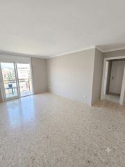 Etagenwohnung  Carrer del camí ral 44. Gran oportunidad amplio y luminoso piso!