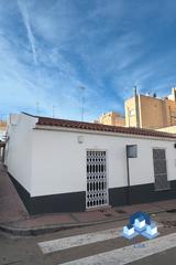 Casa adossada a Casco Antiguo. Casa cerca playa colonia