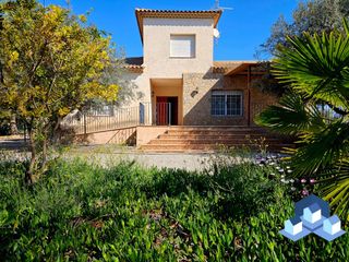 Chalet in Tiata. Chalet en cazalla