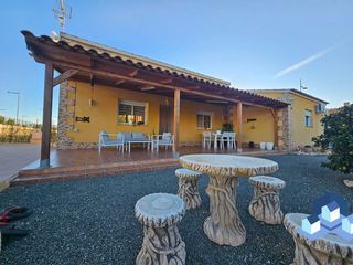 Chalet à Purias. Chalet torre del obispo
