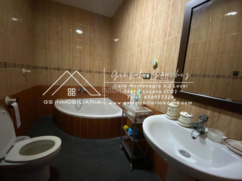 Foto 2593f92b-7774-41b3-8403-3e280b05d5ea. Edificio in Rute